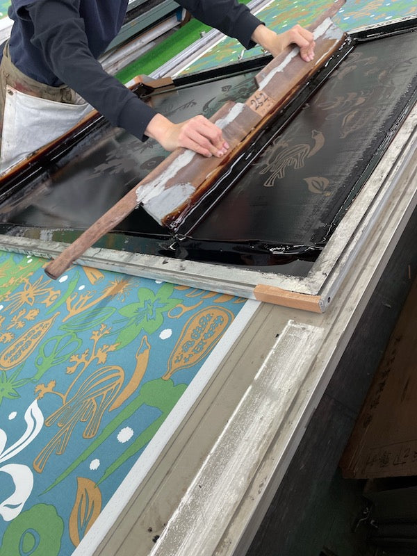 現場からお届けします!こうして生地が染められる話