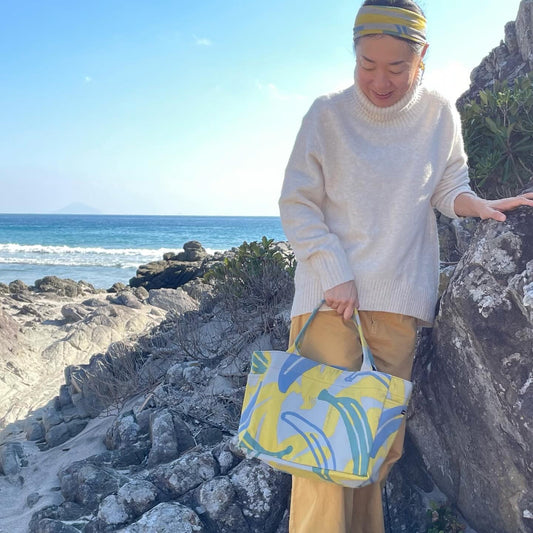 トート (M・サイドポケット付)「バナナ」木陰_果実