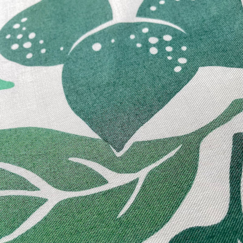 LAST1 プチスカーフ「桃栗三年柿八年」変化-white×green系(シルク40%レーヨン60%)