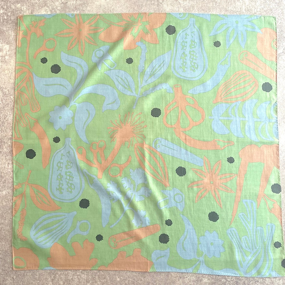 Petit scarf "Spice" arrangement_Green base (75% cotton 25% rayon)
