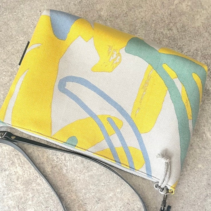 ミニショルダー 「バナナ」木陰_果実