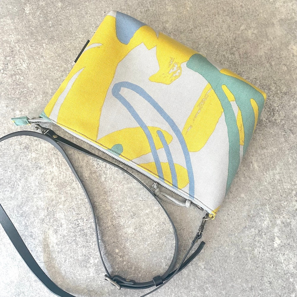 ミニショルダー 「バナナ」木陰_果実