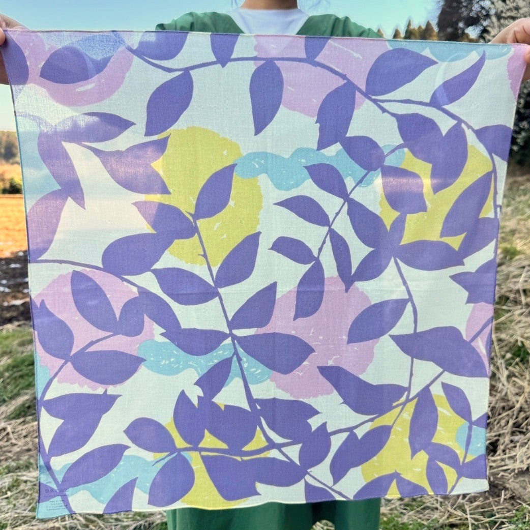 Petite scarf "Tenki" bright leaves (100% cotton chiffon)