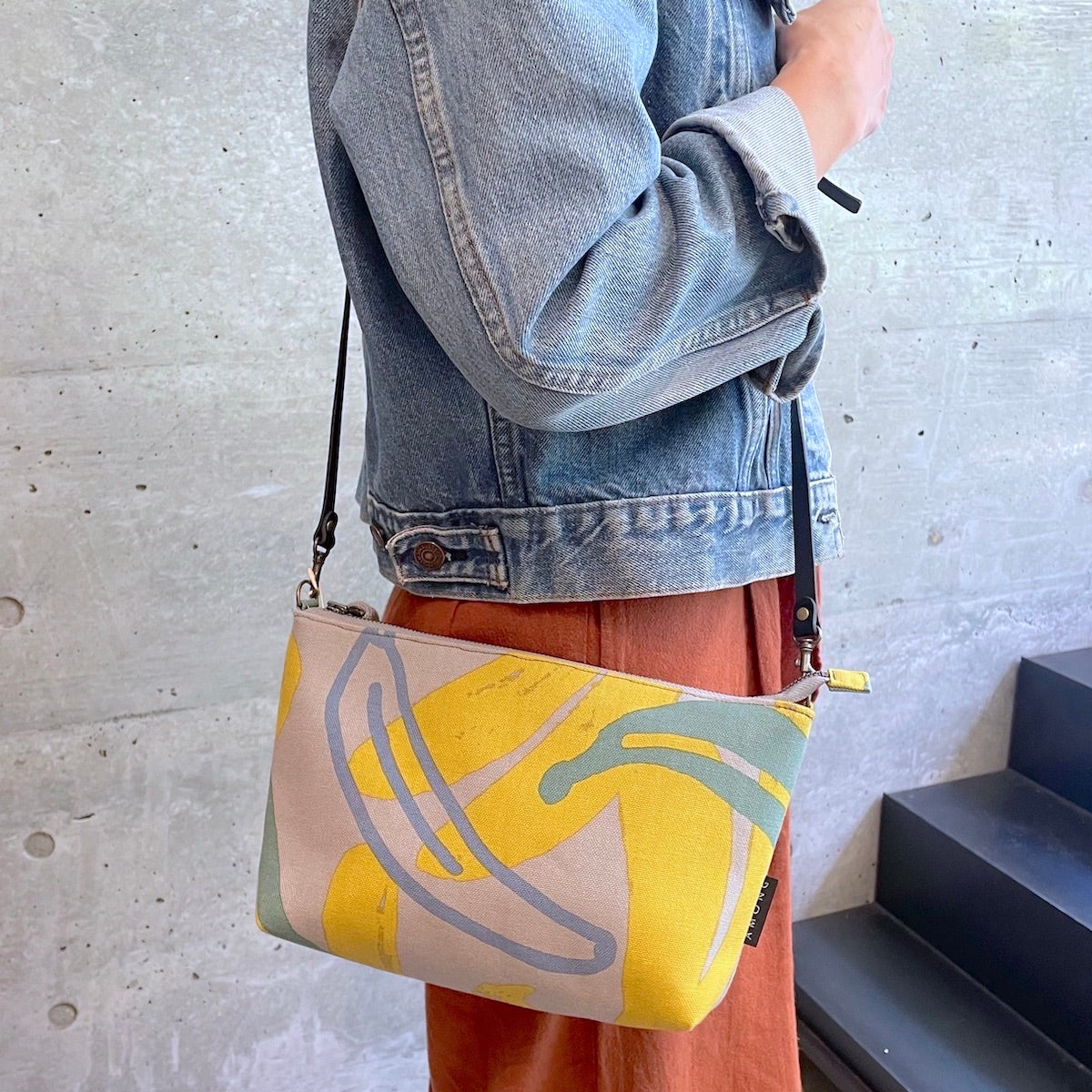 ミニショルダー 「バナナ」木陰_果実