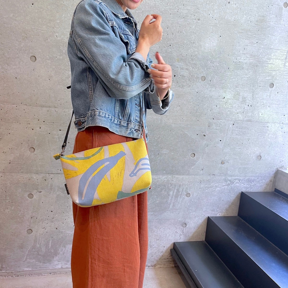 ミニショルダー 「バナナ」木陰_果実