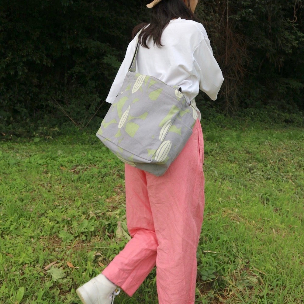 Shoulder Tote "Star Fruit" Gift_Wooden Pattern