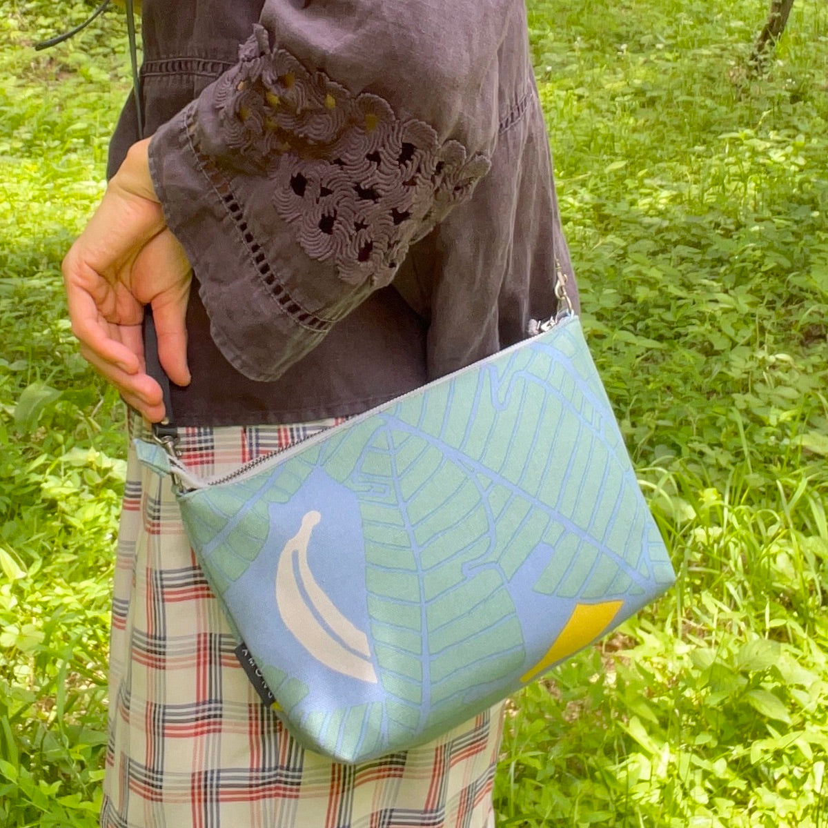 LAST1ミニショルダー 「バナナ」木陰_葉