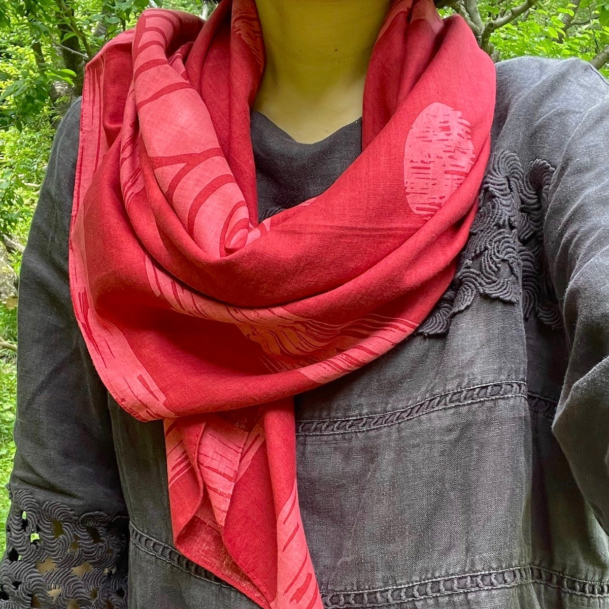 スカーフ「太陽と月」日光浴(コットン100%)