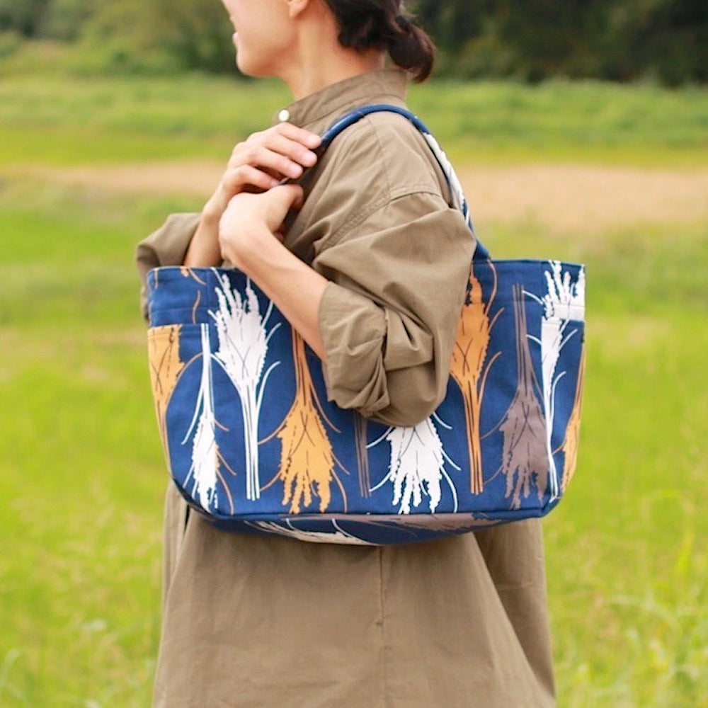 トート(M・サイドポケット付)「イネ」オイシイネ!_稲穂(ネイビー)