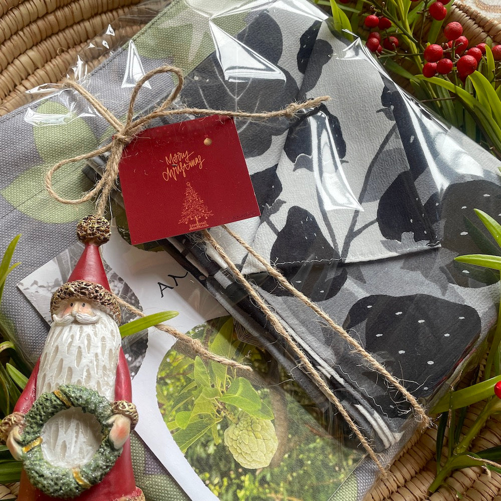 AMONGの22000円お得なクリスマスギフトセット。ご自分へ、通常のプレゼントにも最適。