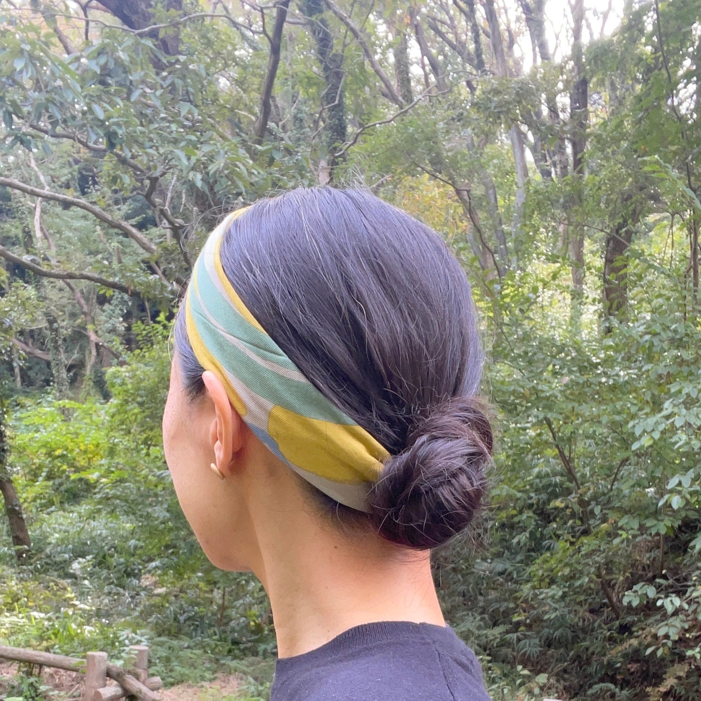 Petit scarf "Banana" in the shade of a tree_fruit (40% silk 60% rayon)