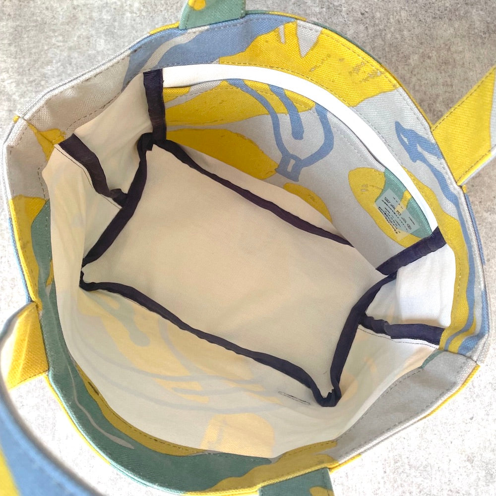 トート (S)「バナナ」木陰_果実