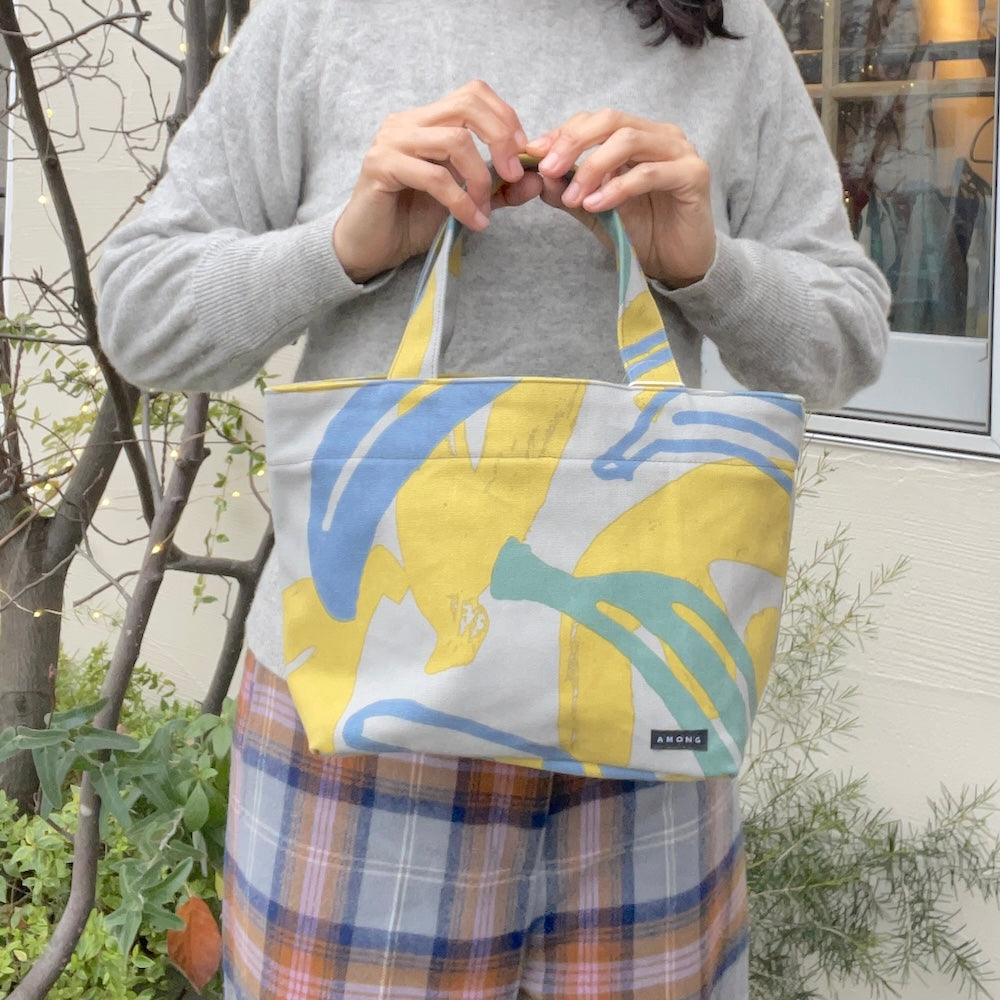 トート (S)「バナナ」木陰_果実