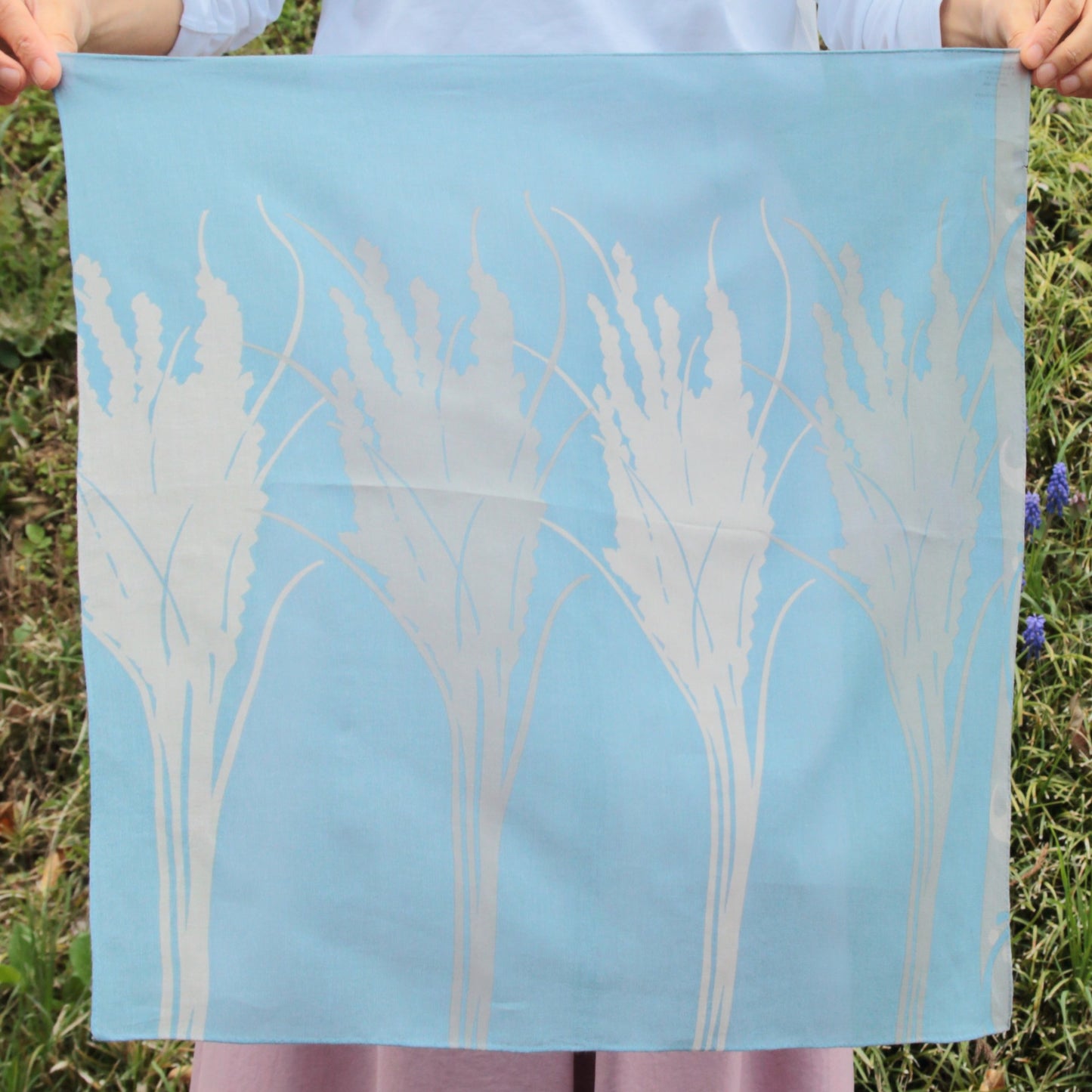 AMONG プチスカーフ イネ ヤサシイネ! 稲穂柄 稲柄 日本製 綿 コットン 100% ミニスカーフ 米柄 ボタニカル 食べ物シリーズ