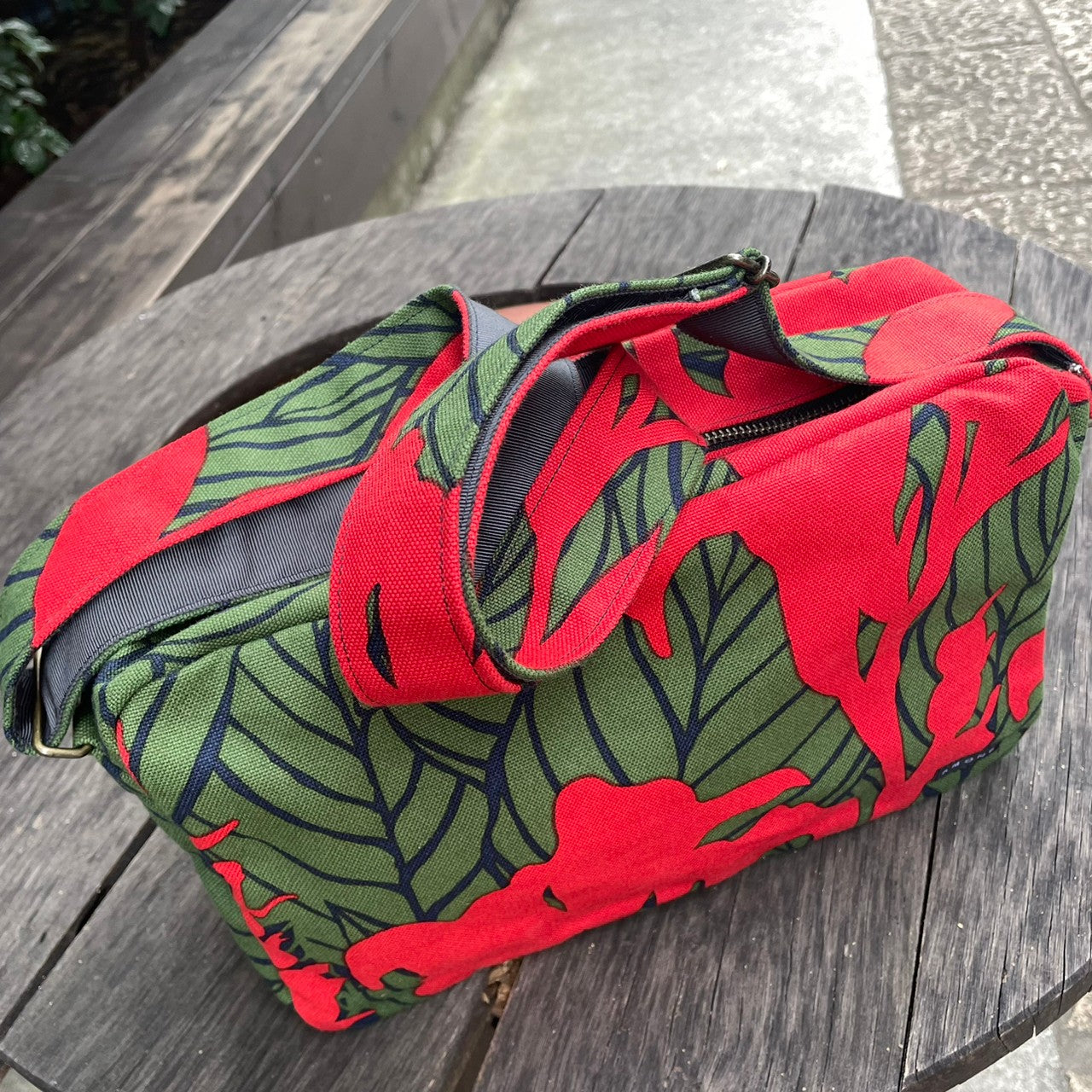 Shoulder bag "Kanna" desired_red