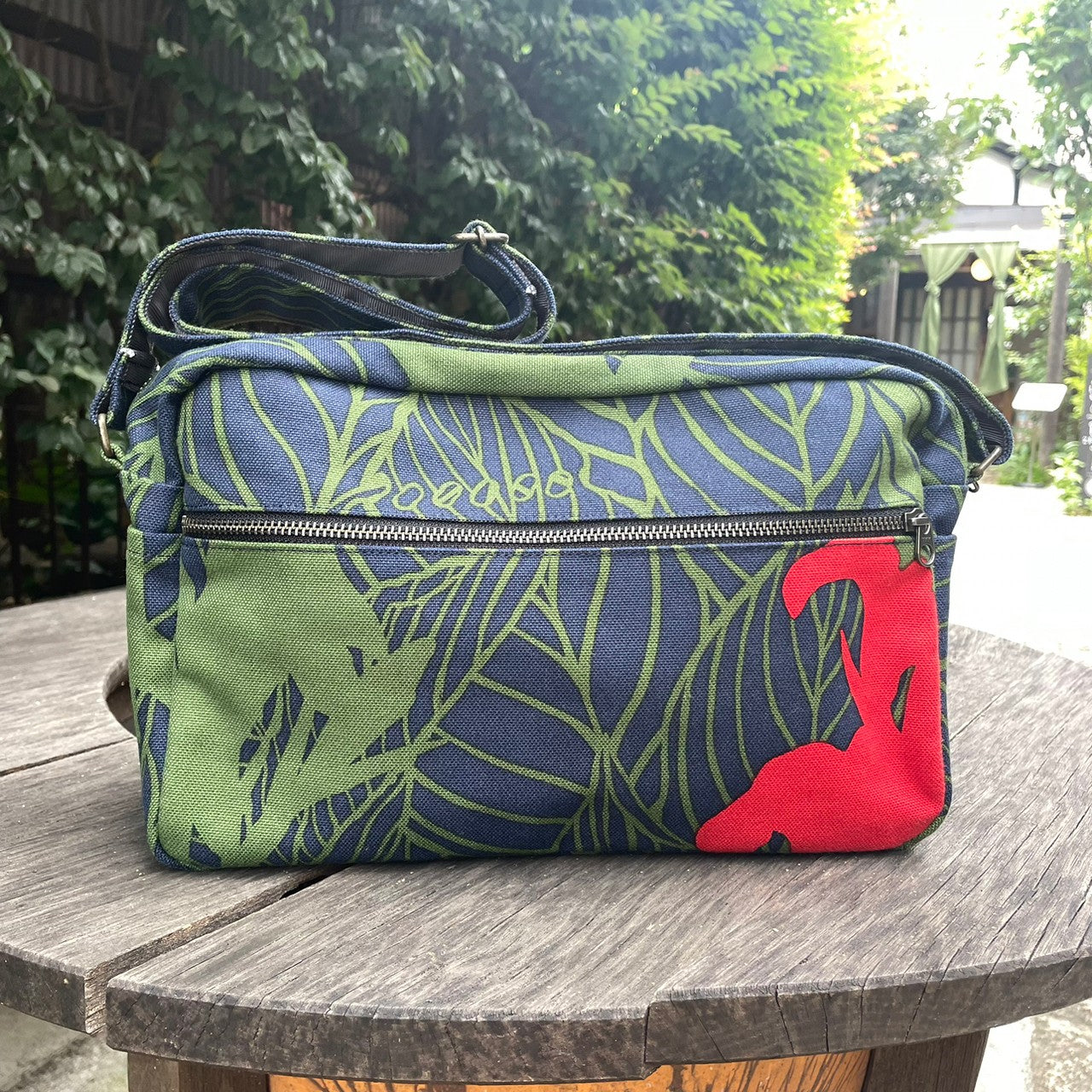 Shoulder bag “Kanna” desired_green