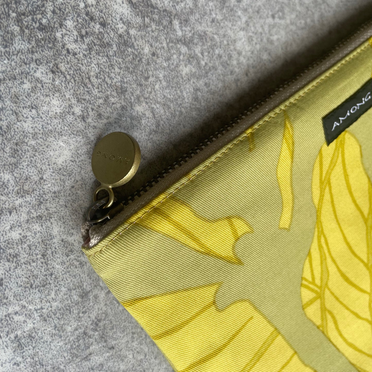 ポーチ 「カンナ」光2