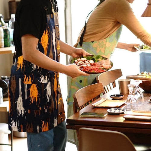 エプロン「イネ」オイシイネ!