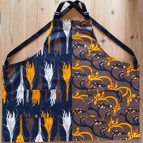 エプロン「イネ」オイシイネ!