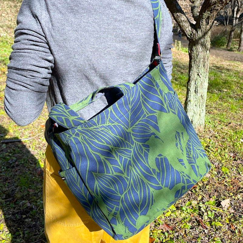 Backordered Shoulder Tote "Kanna" Green
