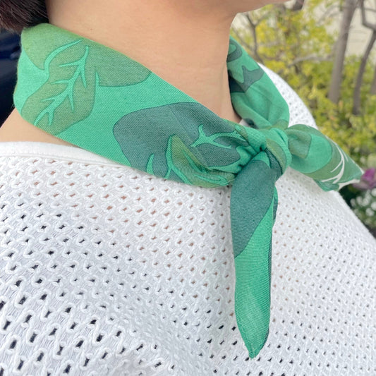 LAST1 プチスカーフ「桃栗三年柿八年」変化-green系(シルク40%レーヨン60%)