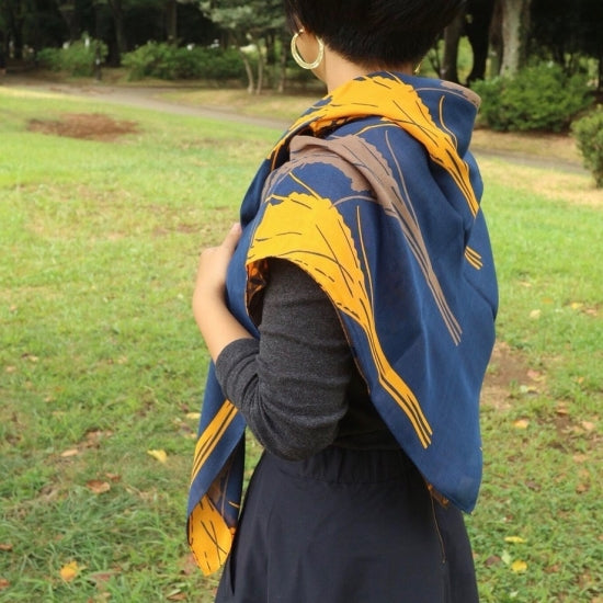 AMONGのスカーフ