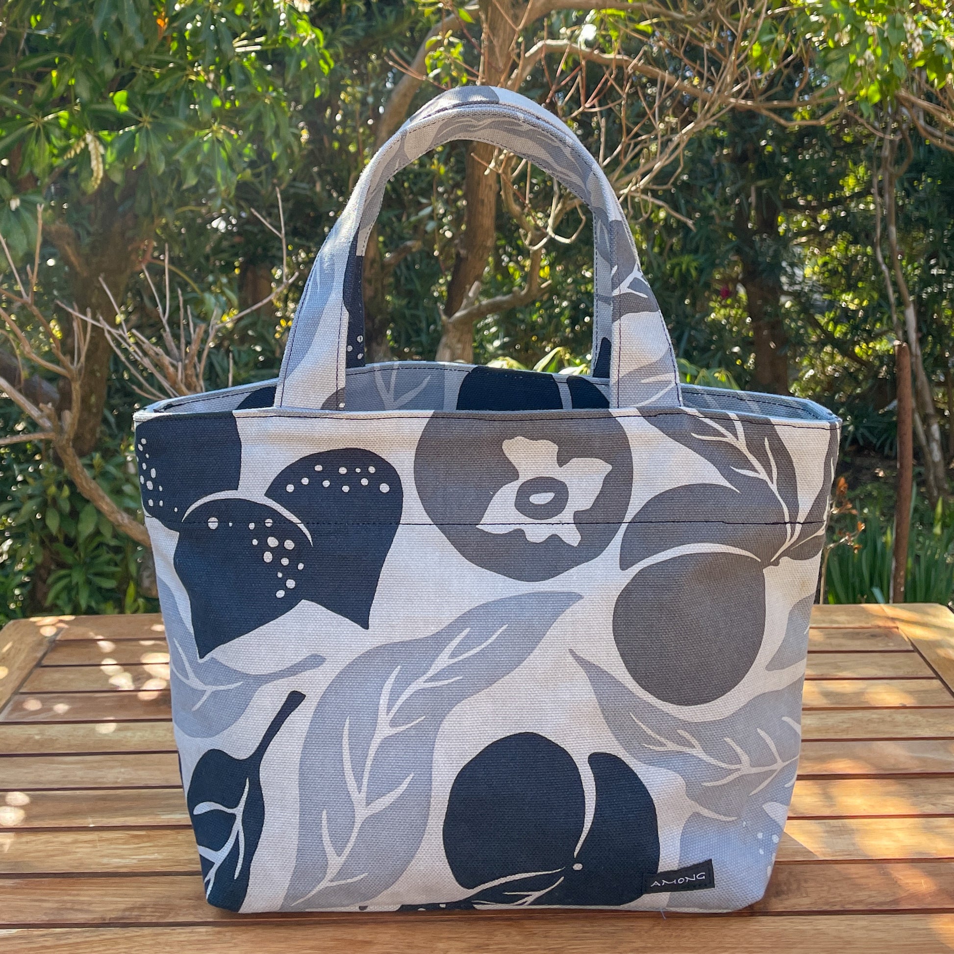 AMONG Sトート 桃栗三年柿八年 濃淡 淡い 日本製 綿コットン100% トートバッグ 果実柄 ボタニカル