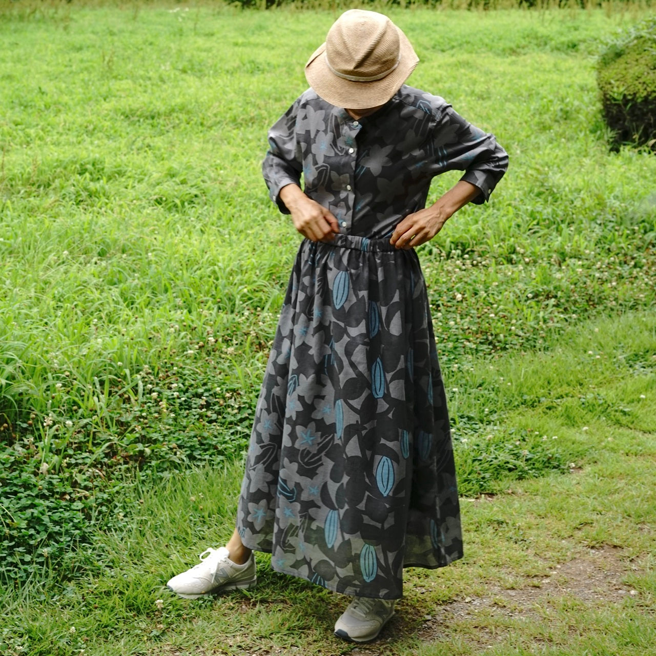 シャツ スターフルーツ_シルエット_星柄