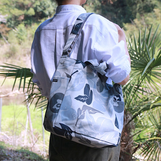 ショルダートートバッグ 「桃栗三年柿八年」_濃淡_淡い