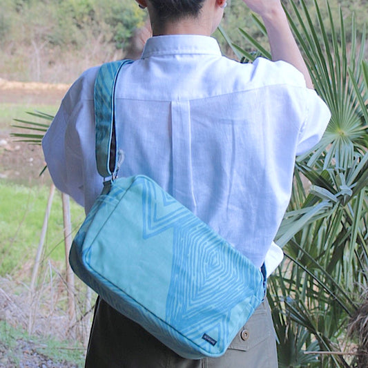 AMONG おでかけショルダーバッグ ミチ 育てよう ひし柄 日本製 綿コットン100% ショルダーバッグ 菱柄 菱形 旅行用バッグ 道 未知 日本の言葉遊び　旅行バッグ