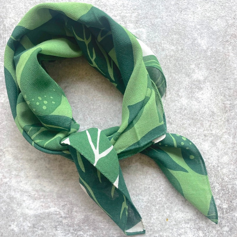 Petite scarf "Peach and chestnut three years, persimmon eight years" variation - green (100% cotton)