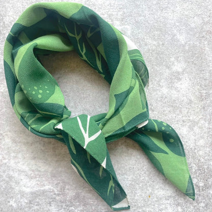 Petite scarf "Peach and chestnut three years, persimmon eight years" variation - green (100% cotton)