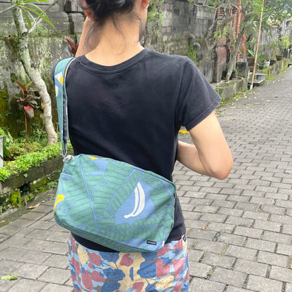 Shoulder bag "Banana" shade of a tree_leaf