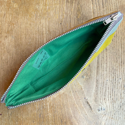 ペンケース「バナナ」木陰_1