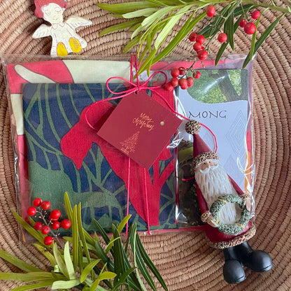 AMONGの5500円お得なクリスマスギフトセット。ご自分へ、通常のプレゼントにも最適。