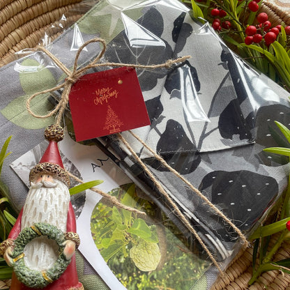 AMONGの22000円お得なクリスマスギフトセット。ご自分へ、通常のプレゼントにも最適。