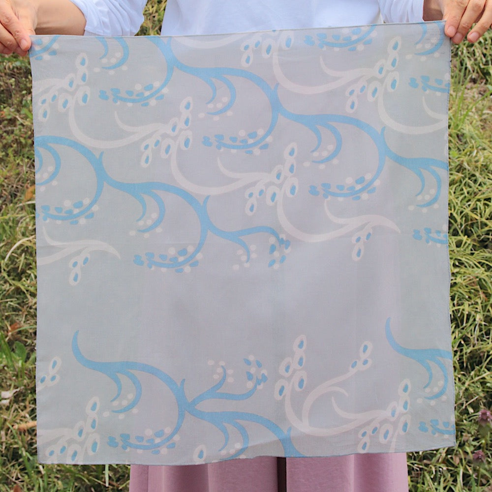 Petite scarf "Tenki" bright leaves (100% cotton chiffon)