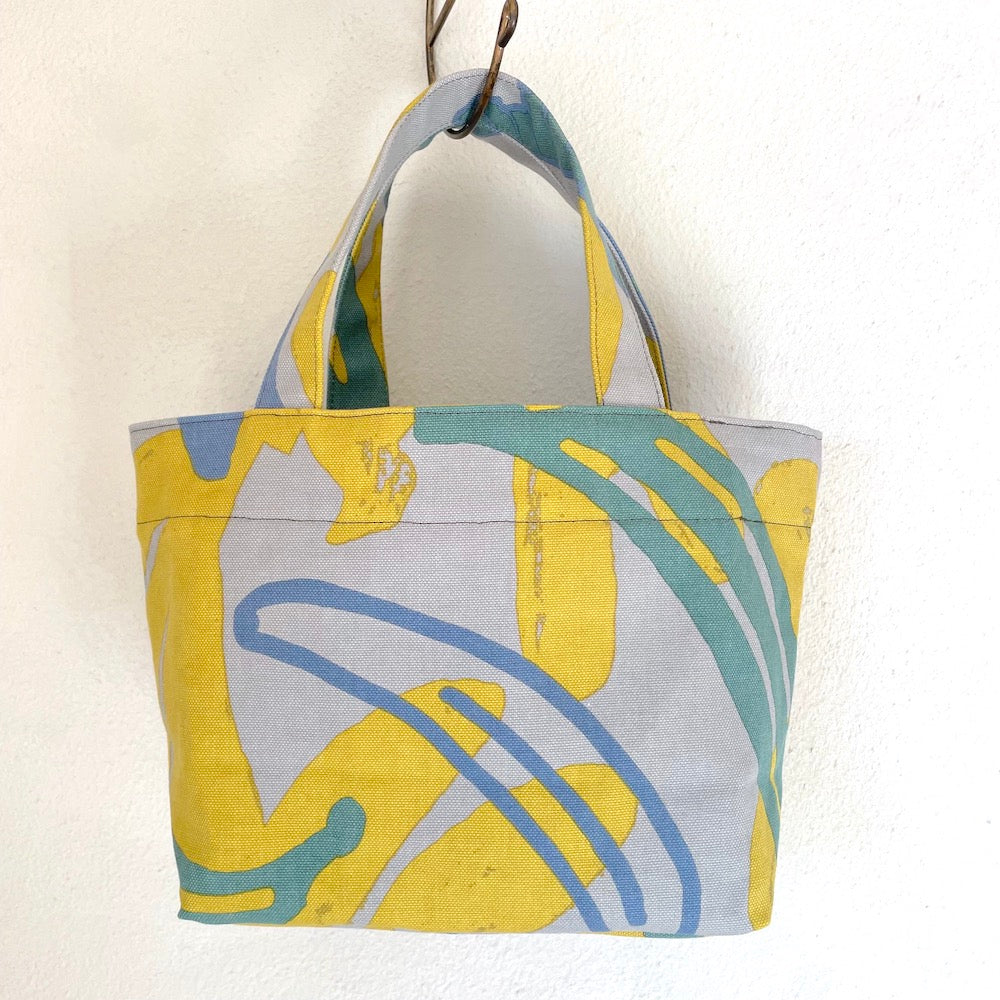 Tote (S) "Banana" shade of tree_fruit