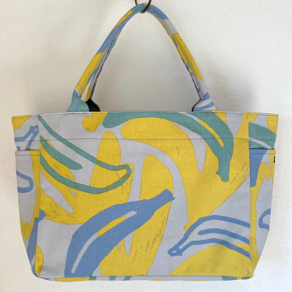 Tote (M, with side pockets) "Banana" shade of tree_fruit