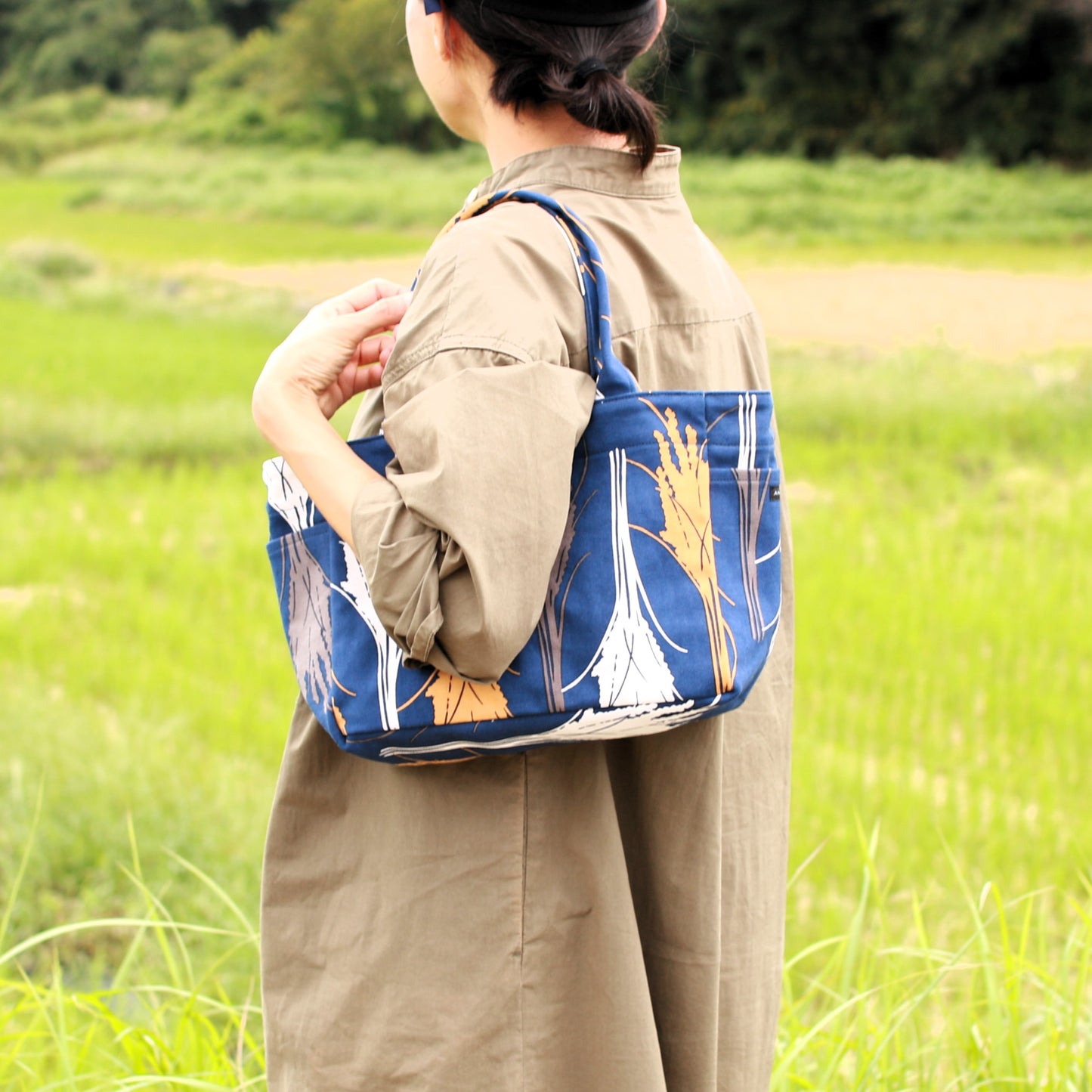 トート（サイドポケットＳ） 「イネ」_オイシイネ！_稲穂(ネイビー)