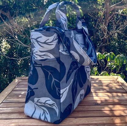 AMONG ショルダートートバッグ 桃栗三年柿八年 濃淡 濃い 日本製 綿 コットン100% ボタニカル 果物柄 2WAY 縁起が良い 