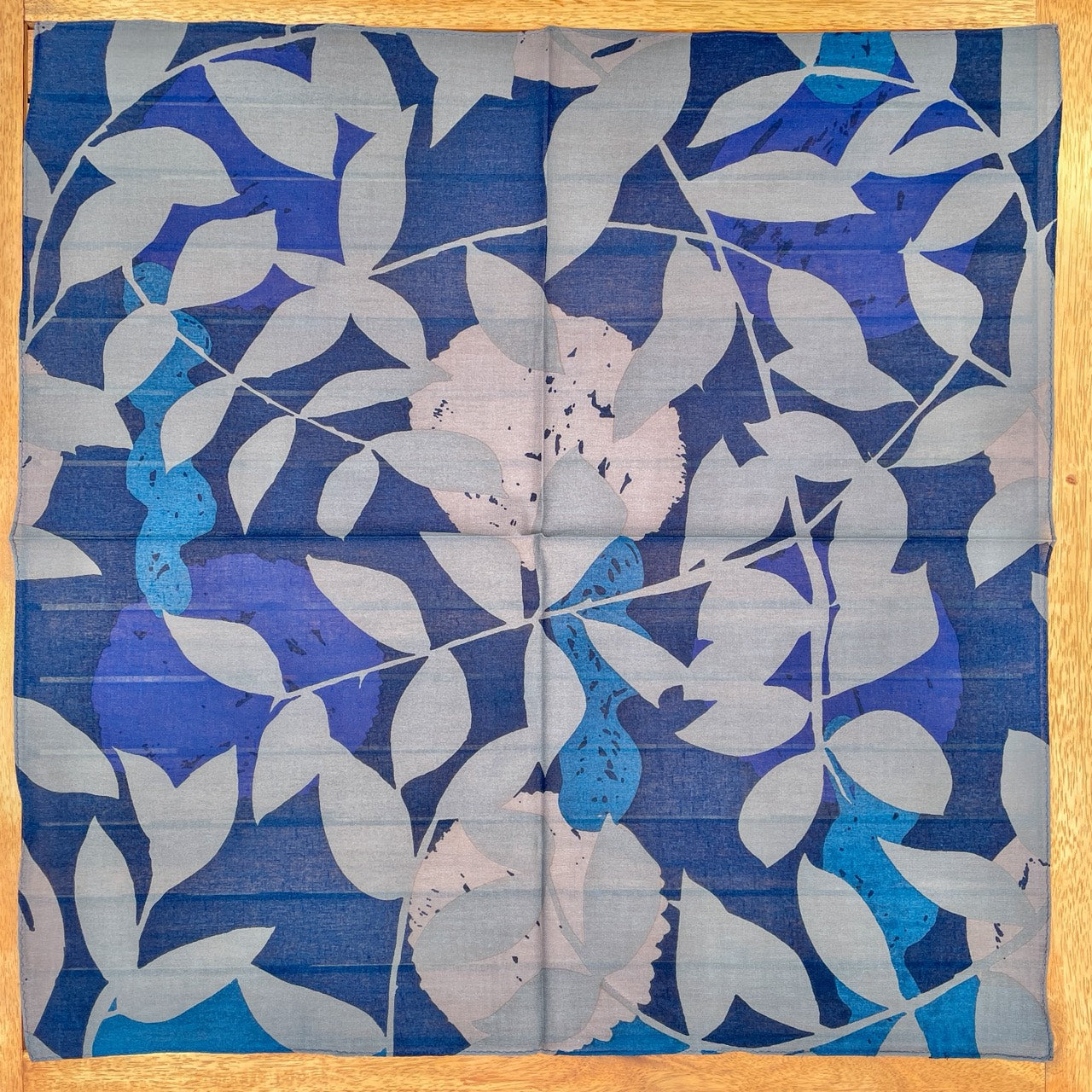 AMONG プチスカーフ テンキ 夜空 葉 日本製 綿 コットン100% シフォン スカーフ 夜空柄 ミニサイズ バンダナ ボタニカル　天気 転機 プレゼント